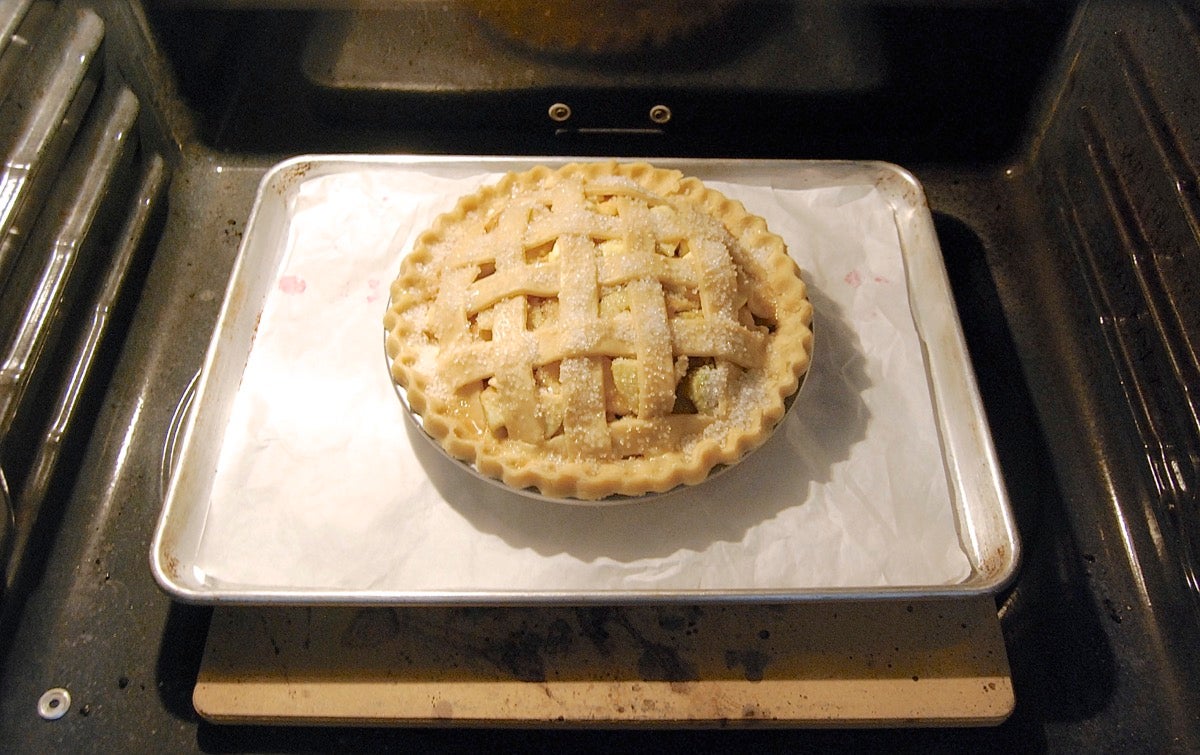 Apple Pie Bakealong via @kingarthurflour