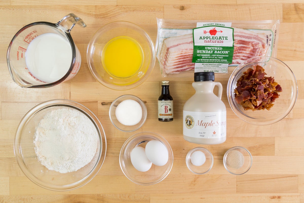 How-to-make-Maple-Bacon-Waffles via @kingartfhurflour