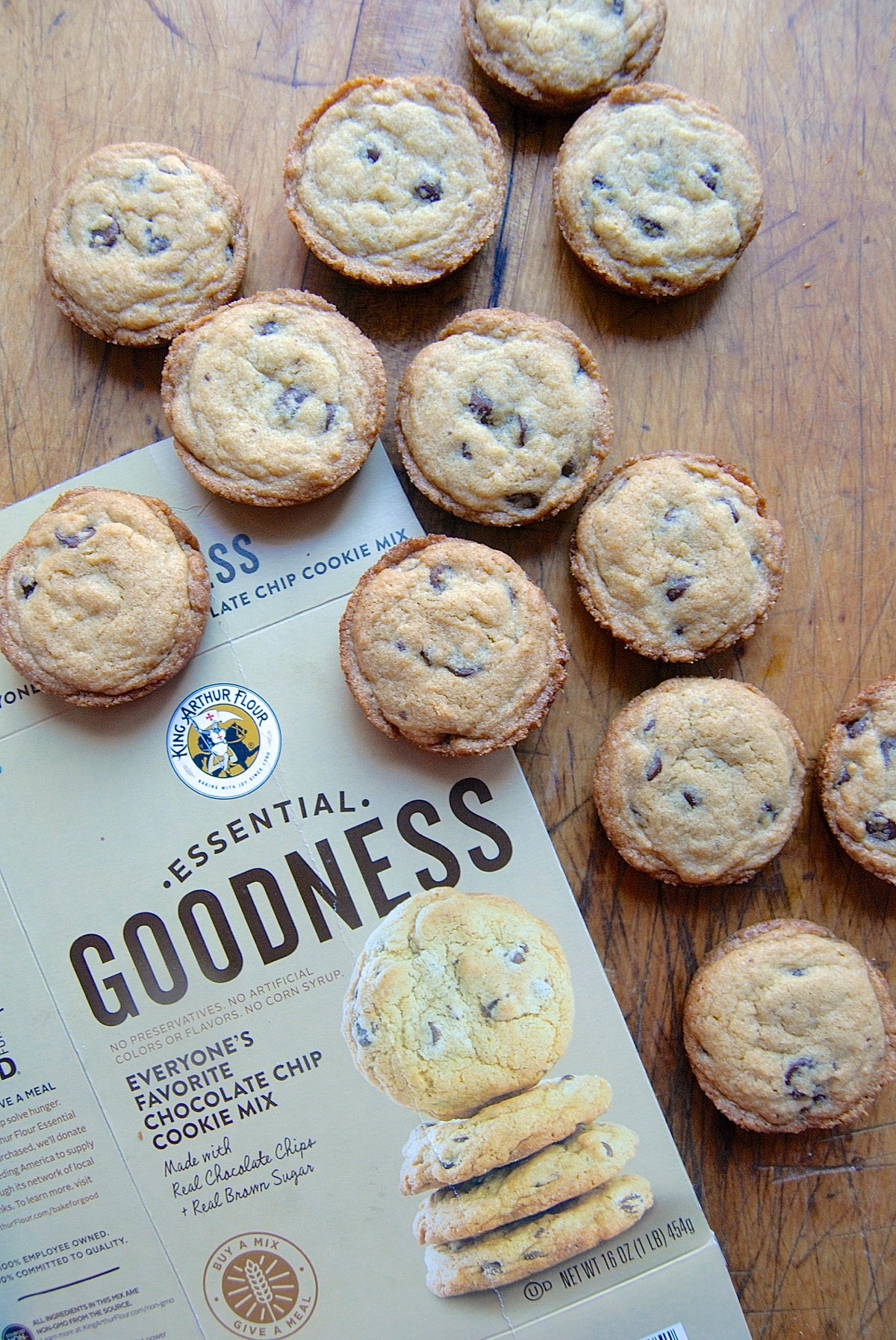 Muffin Pan Chocolate Chip Cookies via @kingarthurflour