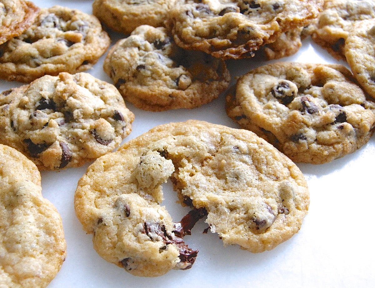 Gluten-Free Chocolate Chip Cookies via @kingarthurflour