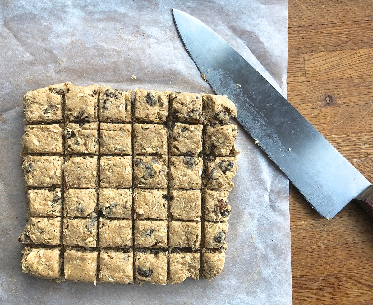 A simple way to shape cookies via @kingarthurflour