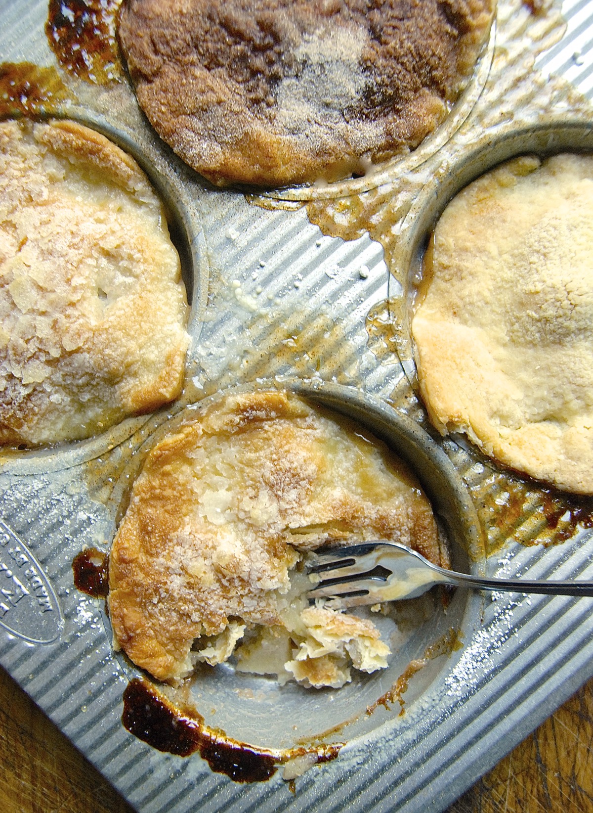 Topping pie crust via @kingarthurflour