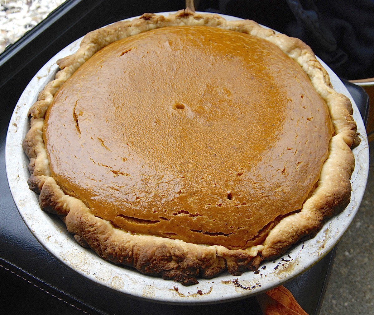 How to keep pumpkin pie from cracking | King Arthur Flour