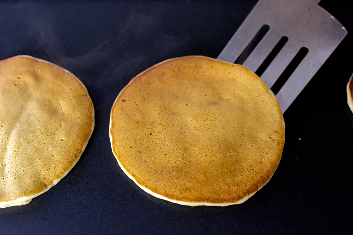 How to make diner pancakes via @kingarthurflour