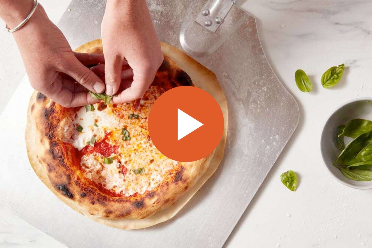 How to make a neapolitan-style pizza